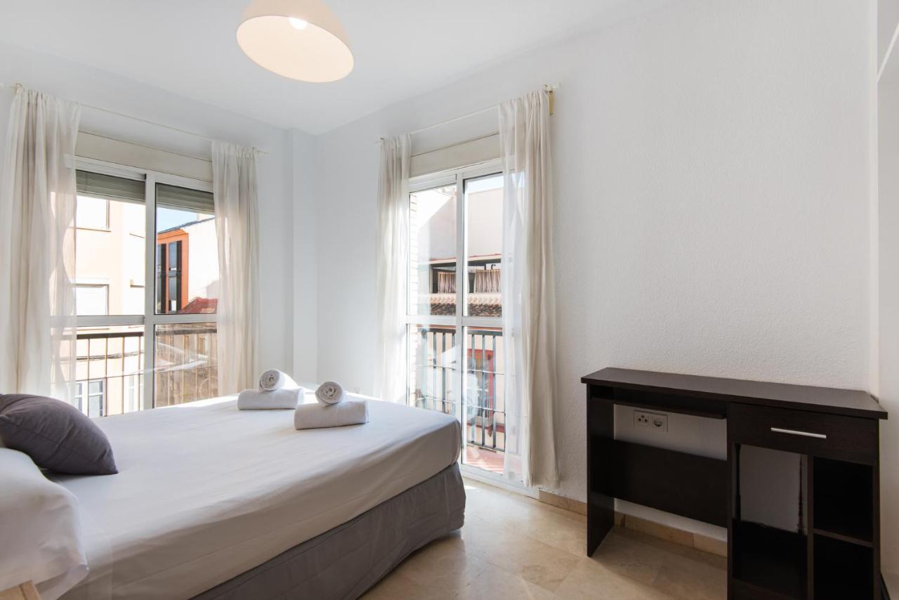 The 1St Corner Central Apartments Malaga Bagian luar foto
