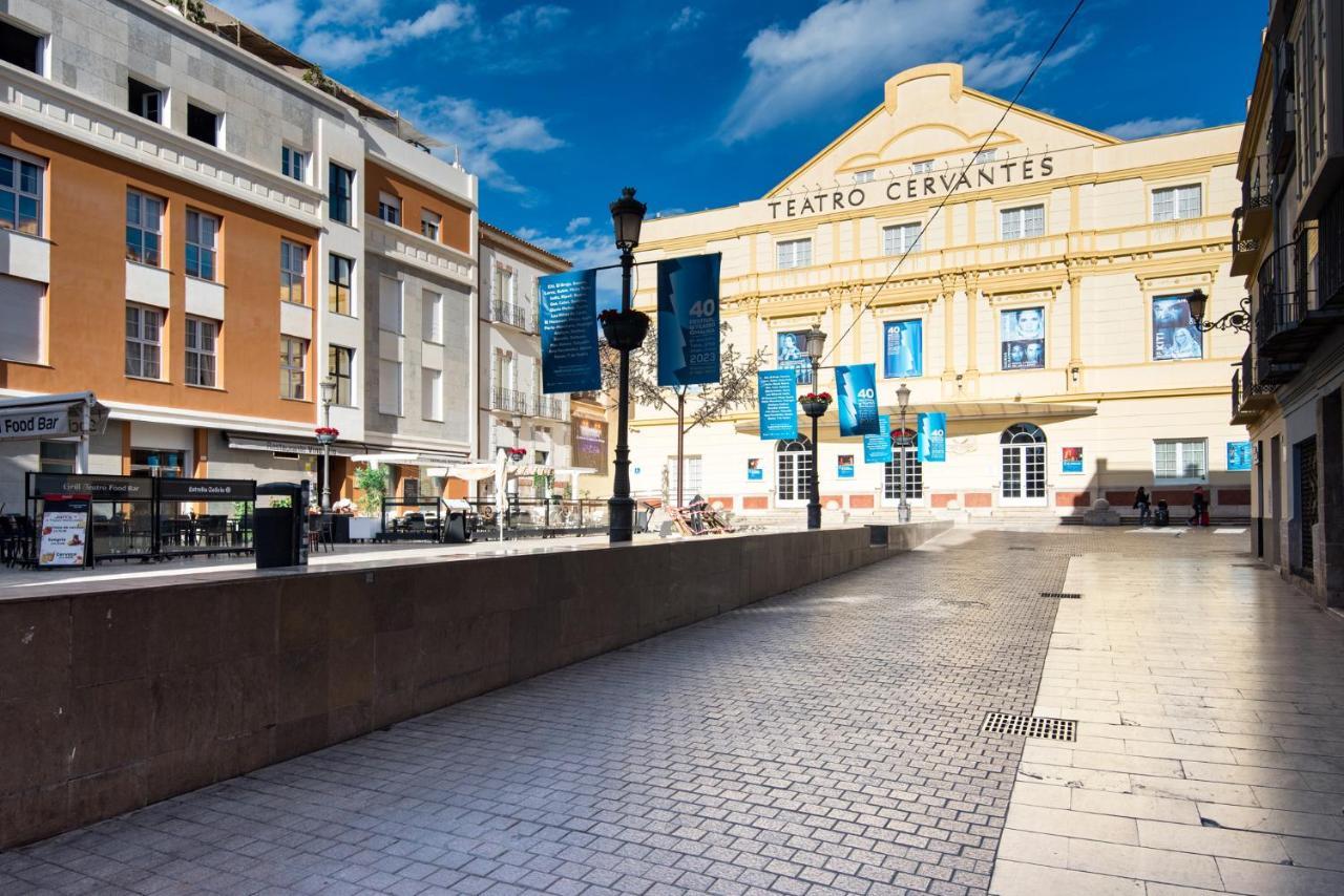 The 1St Corner Central Apartments Malaga Bagian luar foto