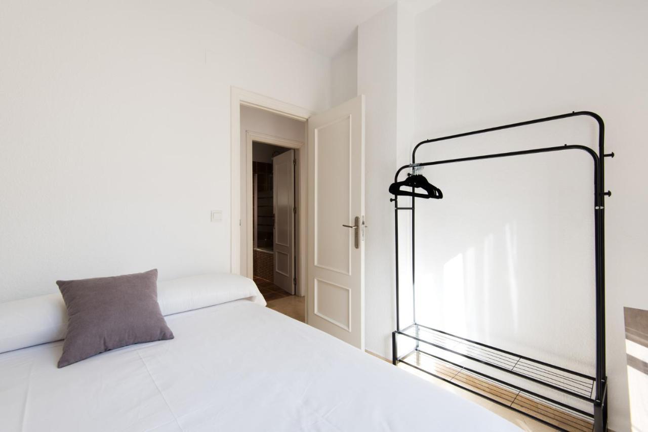 The 1St Corner Central Apartments Malaga Bagian luar foto