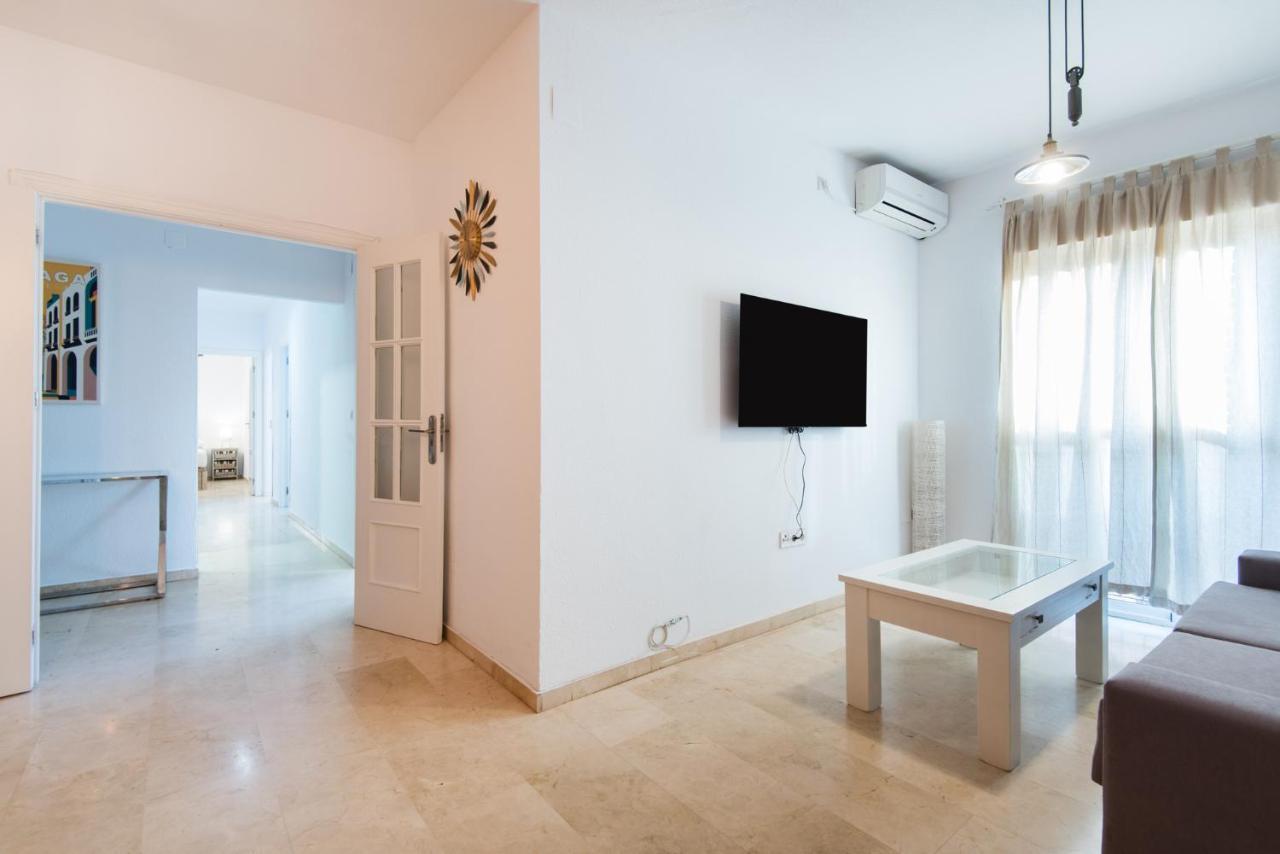 The 1St Corner Central Apartments Malaga Bagian luar foto
